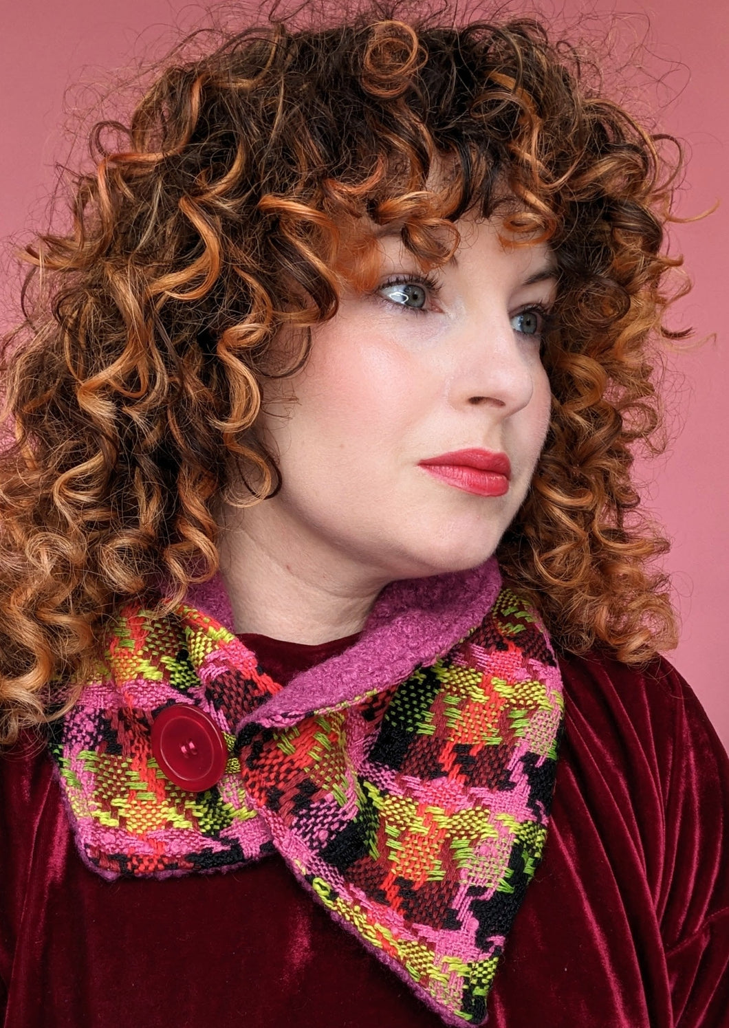 Woven Neck Wrap in Pink Houndstooth