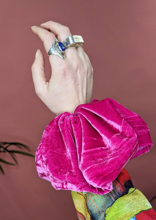 Velvet Hair Scrunchie in Pink