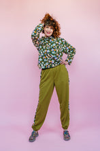 Load image into Gallery viewer, Sweatpants in Green Freshia
