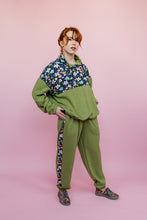 Load image into Gallery viewer, Sweatpants in Green and Blue Freshia