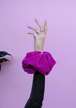 Load image into Gallery viewer, Orchid Pink Velvet Hair Scrunchie